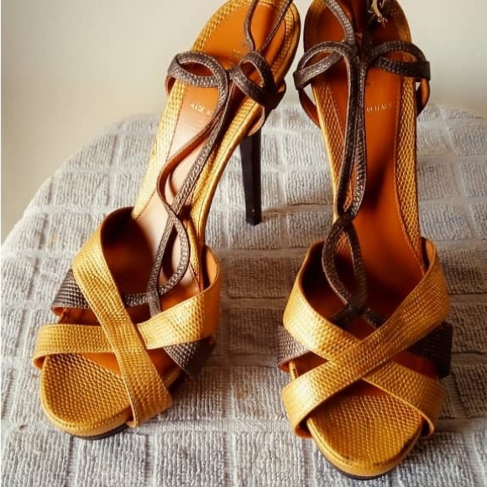 💎Authentic 💎FENDI Gold Brown Strappy Heels